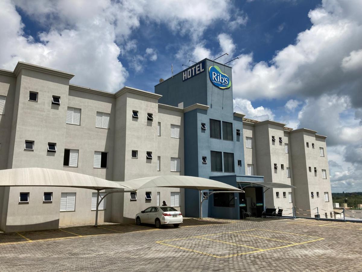 Ribs Hotel 皮乌米 外观 照片