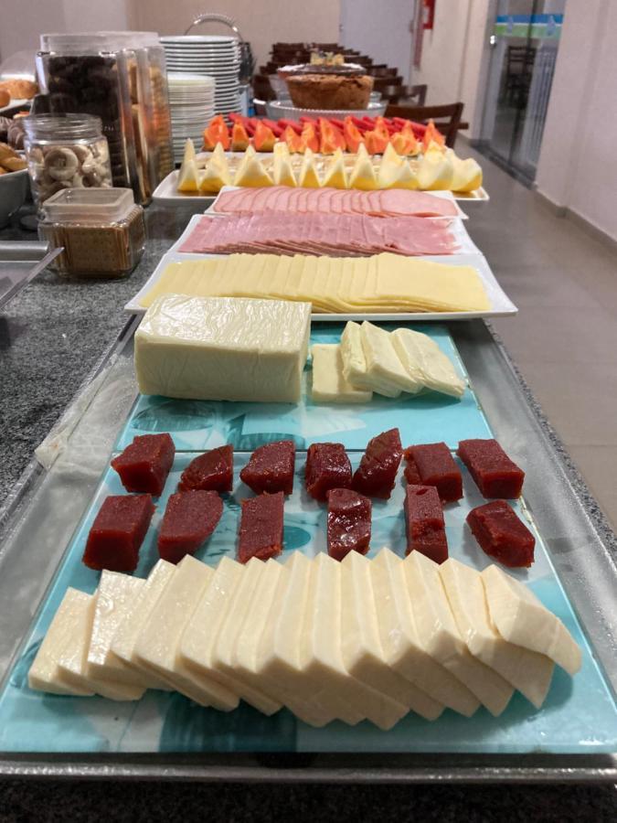 Ribs Hotel 皮乌米 外观 照片
